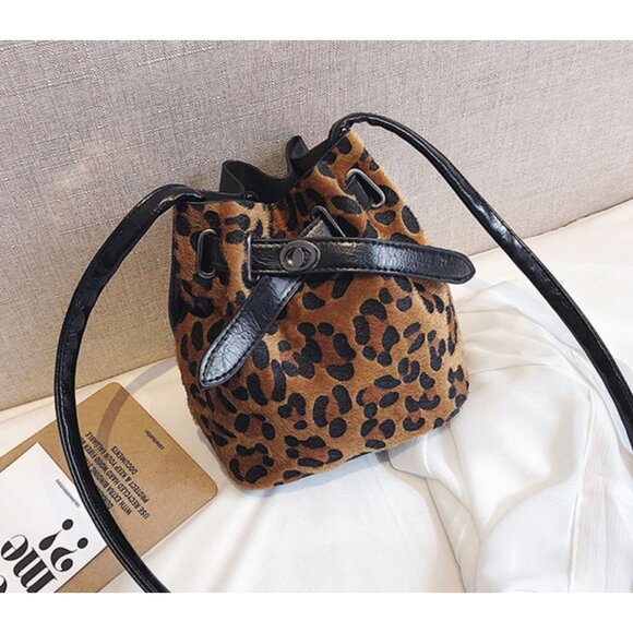Leopard Animal Print Crossbody Drawstring Bucket Bag - Picture 1 of 6